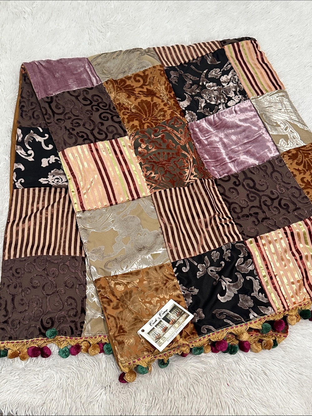 🥕 NWT Victorian Trading Company Velvet Patchwork Throw